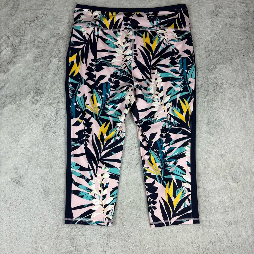 Old Navy Women Plus Elevate Legging Go Dry Tropical Print Capri Summer XXL 2X‎ - Picture 8 of 10